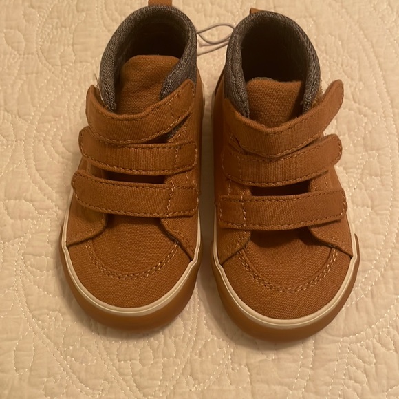 Old Navy sz 6 boot - Picture 1 of 2